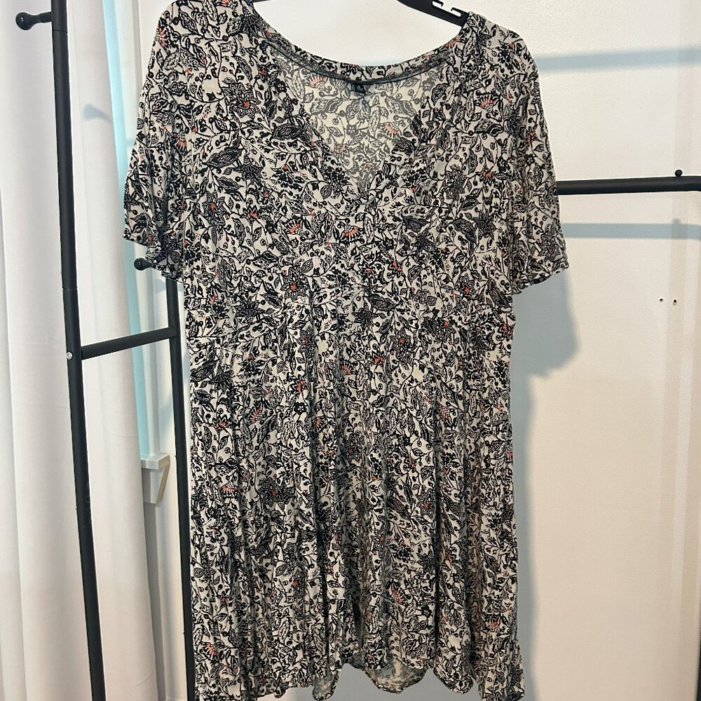 Torid Black and White Floral Dress
